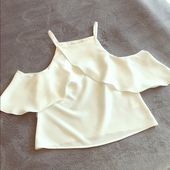 Tops - NWOT beautiful women’s blouse